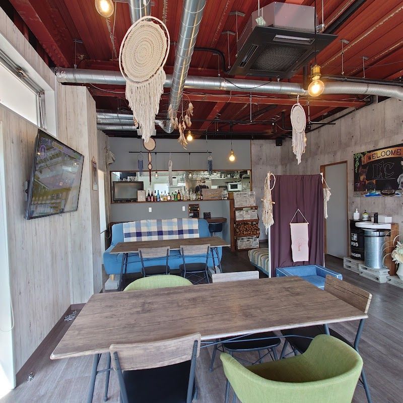 Outdoorcafe&Bar Dins.C ディンズカフェの写真 1